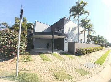 494c9650-24e2-42c2-8b63-4c9b0e985dae · Casa no condomínio residencial Jardim D. Lucilla para venda com 4 quartos, sendo 4 suítes, 300m²