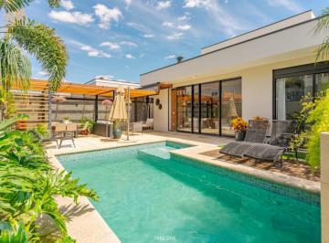 bcd97fa0-a67b-490f-b22b-4b5d143cb275 · Casa no condomínio Reserva Do Itamaracá para venda com 3 quartos, sendo 3 suítes, 340m²