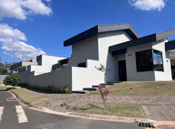 149a7afe-56e7-4392-905f-c2f99acbf176 · Casa no condomínio Jardim Laguna para venda com 3 quartos, sendo 1 suíte, 183m²