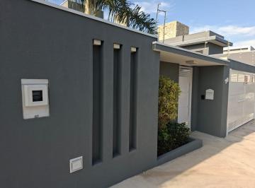 7d952068-0e62-4e03-ae4a-ec2e4ed6a518 · Agradável casa de vila para venda em Jardim Esplanada com 3 quartos, sendo 3 suítes, 216m²