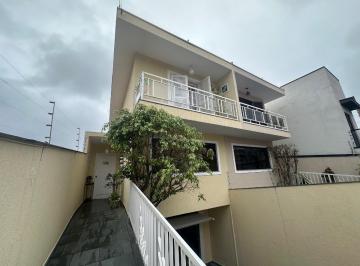 4b150a1a-2705-4837-99eb-e1875762a92a · Confortável sobrado para venda em Vila Mazzei com 3 quartos, sendo 3 suítes, 198m²
