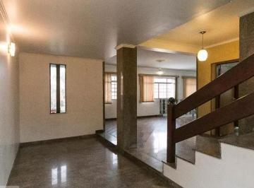 b56ede3b-a6f4-48a0-b9ae-88a8e8c3553e · Agradável casa para venda em Vila Gumercindo com 7 quartos, sendo 4 suítes, 400m²