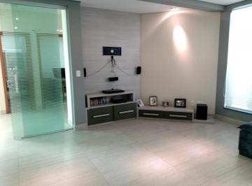 c638a73d-baa5-4c3a-bac8-1976c80dcf24 · Aconchegante casa para venda em Bosque da Saúde com 4 quartos, sendo 3 suítes, 302m²