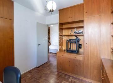 b8d989a8-606e-4240-97ec-404e5c59a8af · Confortável apartamento para venda em Saúde com 3 quartos, sendo 1 suíte, 101m²