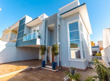 64fc6f7a-e295-4a70-a2b8-fb69afc13a40 · Funcional casa para venda em Jardim Esplanada com 3 quartos, sendo 3 suítes, 253m²