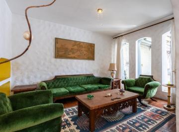 547dc712-f7e0-4a6a-98e3-7f09f68bbf83 · Deslumbrante casa para venda em Jardim Aeroporto com 4 quartos, sendo 2 suítes, 140m²