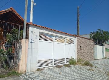 Casa de 4 quartos, Praia Grande · Casa geminada, situada no bairro Maracanã, possuindo 04 dormitórios,