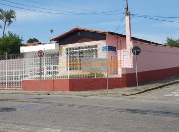 Casa · 200m² · 3 Quartos · 4 Vagas · Vendo casa com 3 quartos em terreno de 300 metros quadrados no Monte Castel