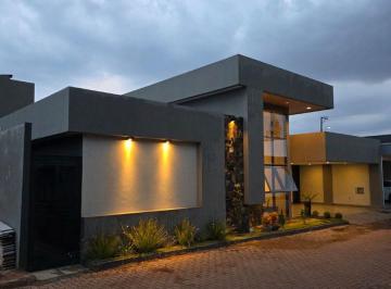 Casa de 3 quartos, Arniqueira · Casa Alto Padrão 3 Quartos Arniqueiras Residencial Vitória Piscina Área Gourmet Churrasqueira