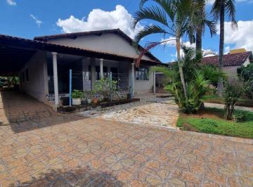 Casa de 3 quartos, Sobradinho · HP Vende: Casa com Laje 3 Quartos 1 Suíte em Lote de 950m² no Setor de Mansões em Sobradinho.