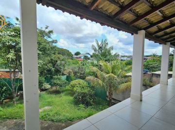 Casa de 4 quartos, Vicente Pires · Linda casa com 2 pavimentos lote 500m²