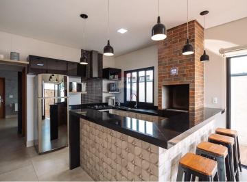Casa · 160m² · 3 Quartos · 2 Vagas · Casa térrea 3 quartos e quintal gramado à venda, 160m², R$1.144.000 - Cond Central Parque - Salto/SP
