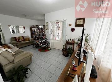 Casa · 140m² · 3 Quartos · 3 Vagas · Imóvel à venda em São José dos Campos-SP: Casa com 3 quartos, 1 suíte, 2 salas, 2 banheiros e 3 vaga