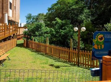 Descrição do apartamento:
- Apartamento 3 dormitórios (sendo 1 suíte)
- Sacada c · Itacorubi | 3 dorms (1 suíte) + 2 vgs e hb