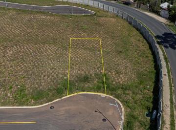 AsPggUKo38QQQPrRdt9u2ZzzH4yGyNkBZIAsmpgi.jpg · Terreno em condominio no Taboão