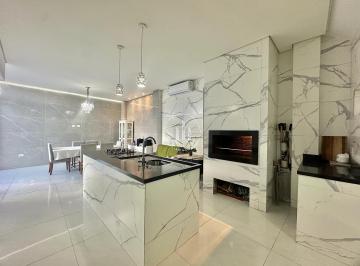 Casa · 220m² · 4 Quartos · 5 Vagas · Casa 4 Quartos com 1 Suíte e 220m² - Abraão