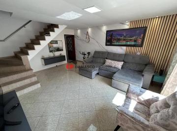 Casa · 216m² · 3 Quartos · 2 Vagas · Sobrado em Boa Vista