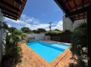 Casa · 178m² · 3 Quartos · 6 Vagas · Oportunidade, imóvel com excelente potencial Residencial/Comercial, 720m² de terreno, 03 suítes no J