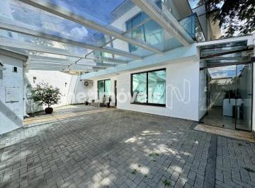 Casa · 217m² · 3 Quartos · 3 Vagas · Casa geminada 3 quartos com suíte e quintal 217m²; Trevo