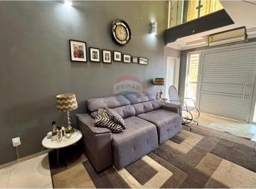 Casa · 160m² · 4 Quartos · 3 Vagas · "Descubra Sua Casa dos Sonhos em Piedade!"