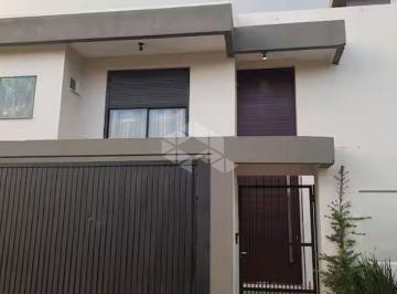 Casa · 300m² · 5 Quartos · 2 Vagas · Casa em Condomínio 150M² - para Alugar