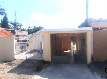 Foto 01 · CASA 40m² - 01 DORMITÓRIO - QUINTAL - 01 VAGA