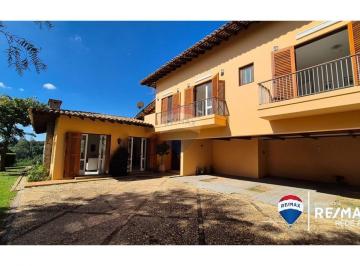 Casa · 526m² · 4 Quartos · 7 Vagas · Refúgio Exclusivo no Cond. Vale do Santa Fé – Vinhedo | Casa com 525m² em Terreno de 2.809m² | 4 Suí