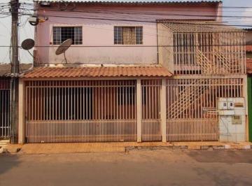 Casa de 3 quartos, Ceilândia · QNP 09 - vendo Sobrado - 2 residências -