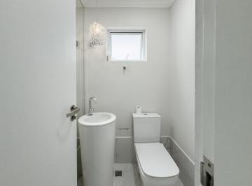 a74a5a75-8a18-42d4-b7ab-4e031fb503b9 · Aconchegante sobrado para venda em Santana com 4 quartos, sendo 3 suítes, 230m²