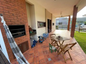 Casa · 165m² · 3 Quartos · 2 Vagas · Casa 3 quartos mobiliada no bairro Ratones.