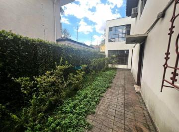 Comercial · 600m² · 10 Vagas · LOCAÇÃO. Casa Comercial com 500m². 14 salas. 10 Vagas.