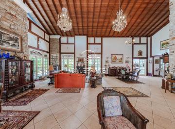 Casa de 4 quartos, Brasília · CASA IMPONENTE | 4 SUÍTES | LAZER, PISCINA | VILLE DE MONTAGNE/ CASA INTEGRADA PARA VISITAS