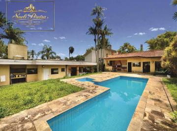Casa de 5 quartos, Jandira · Casa à Venda em Condomínio em Jandira com 5 Suítes, Varanda Gourmet, Piscina e 11 Vagas