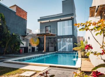 Casa de 3 quartos, Caraguatatuba · Casa com 250 m² e 3 quartos à venda em MASSAGUAÇU