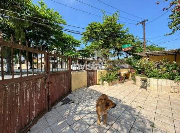 Casa · 125m² · 4 Quartos · 3 Vagas · Oportunidade em localização estratégica – imóvel de esquina com potencial comercial