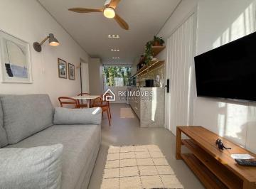 Apartamento · 46m² · 1 Quarto · 1 Vaga · Apartamento completo e reformado em Jurerê a 200m da praia