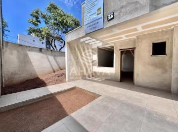 Casa · 166m² · 3 Quartos · 2 Vagas · Casa Geminada de Esquina 3 Quartos sendo 1 Suíte à Venda, 130m², 2 Vagas, Bairro Itapoã, próximo a A