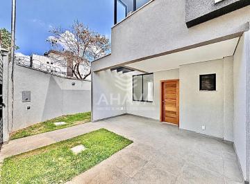 Casa · 166m² · 3 Quartos · 2 Vagas · Casa Geminada de Esquina 3 Quartos sendo 1 Suíte à Venda, 166m², 2 Vagas, Bairro Itapoã, próximo a A