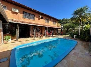 Casa · 5 Quartos · 3 Vagas · CASA PRÓXIMO AO MAR - CABEÇUDAS, ITAJAÍ