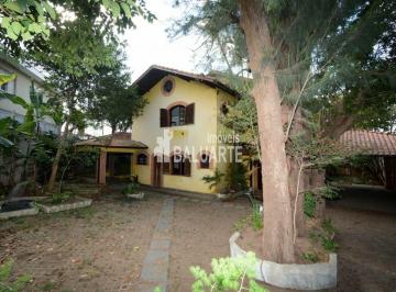 Casa · 856m² · 5 Quartos · 8 Vagas · Socorro: Vila Friburgo: Casa com 856 m²  com 5 suítes, 8 vagas.