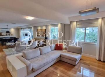 Apartamento · 210m² · 3 Quartos · 3 Vagas · Apartamento à venda em Moema com 210m², 3 quartos e 3 vagas de garagem.