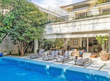 Casa · 580m² · 4 Quartos · 6 Vagas · CASA NO JARDIM AMÉRICA COM 580M² 4 QUARTOS SENDO TODOS SUÍTES E 6 VAGAS