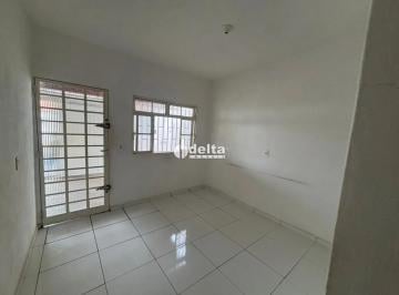 Casa · 150m² · 3 Quartos · 2 Vagas · Casa residencial com 3 quartos sendo 1 suíte disponível para locação no bairro Brasil em Uberlândia-