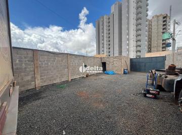 Comercial · 344m² · 4 Vagas · Galpão comercial disponível para locação no bairro Novo Mundo em Uberlândia-MG