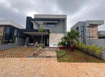 Casa · 244m² · 3 Quartos · 4 Vagas · Casa sobrado à venda com 244,55m² de área construída e 03 suítes no Condomínio Vivendas da Mata, em 