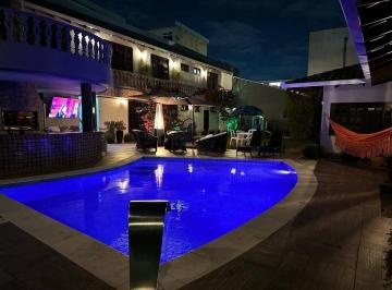 a9066db8b8ef7a1dc2551877874a08809d941b99 · Casa com 6 dormitórios à venda, 560 m² por R$ 2.800.000,00 - Portão - Curitiba/PR