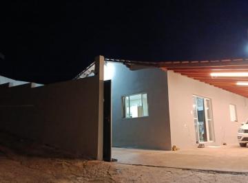 Casa · 100m² · 3 Quartos · 2 Vagas · Casa espaçosa !