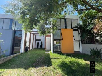 Casa · 129m² · 3 Quartos · 2 Vagas · Casa para alugar no bairro Pinguirito - Garopaba/SC