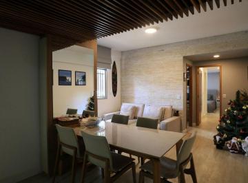 Na Floresta, este apartamento mobiliado tem dois quartos. Entre os pontos de int · Apartamento à Venda - Floresta, 2 Quartos, 70 m2