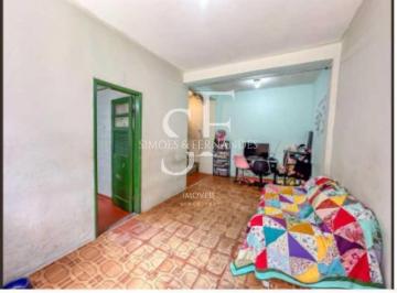 Casa · 101m² · 2 Quartos · Laranjeiras - Rua Gago Coutinho -  Casa com 2 quartos confortáveis, sala ampla e